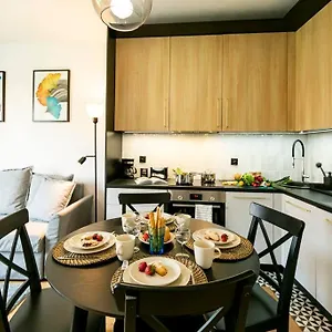 https://apt-nowy-elegancki-apartament-w-okolicy-pge-narodowy.warsawhotelspoland.com